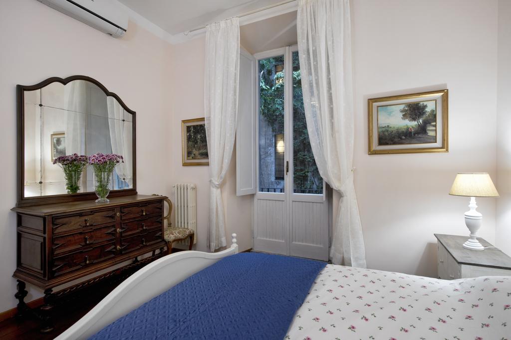 Fontana De Trevi Apartment Rome Bilik gambar